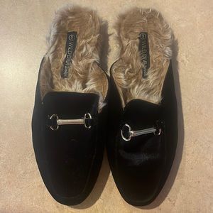 Black faux fur loafers